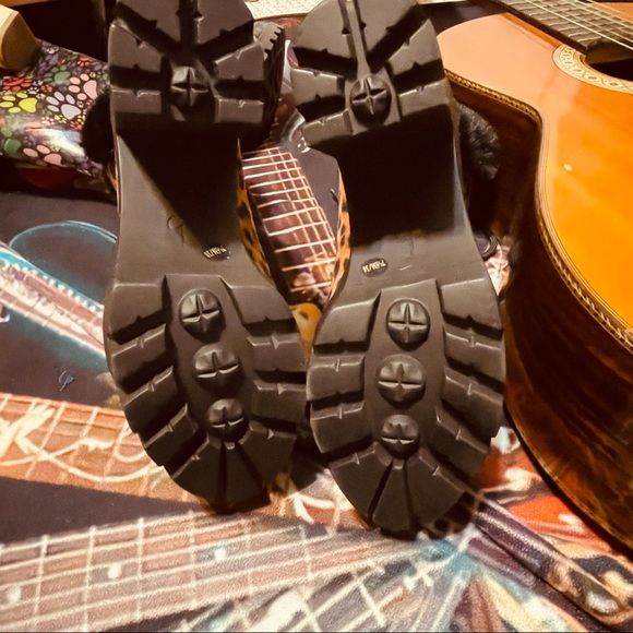 SALE!!! 🐅Fabulous Jessica Simpson Leopard Fur Top Heeled Combat Booties! - Picture 13 of 16